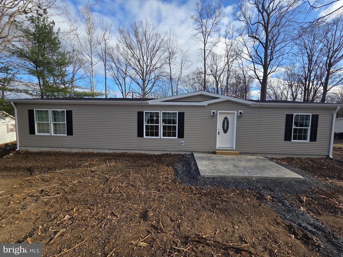 9 Hillside Dr Property Photo 1