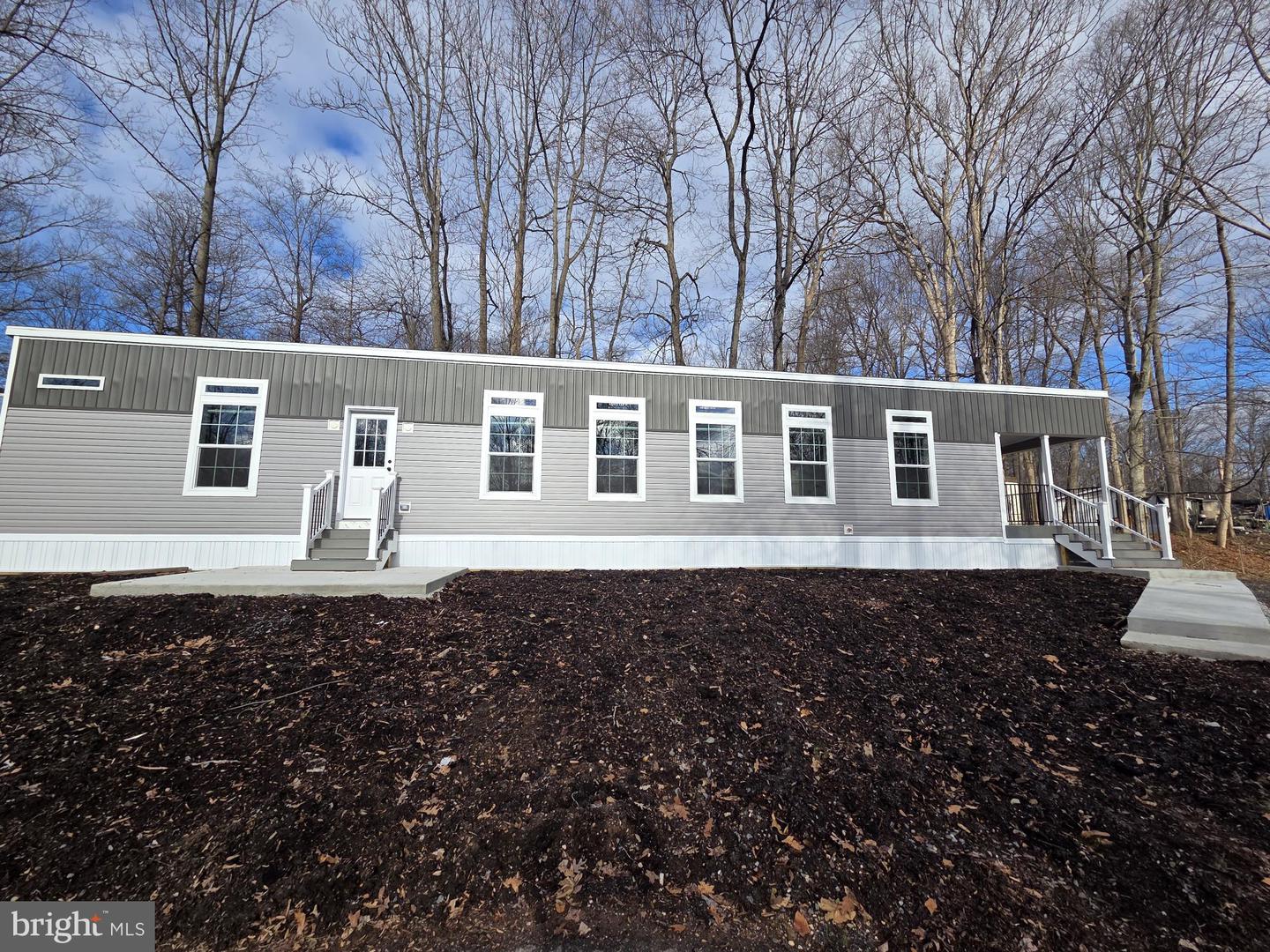 17 Shadywood Dr Property Photo 1