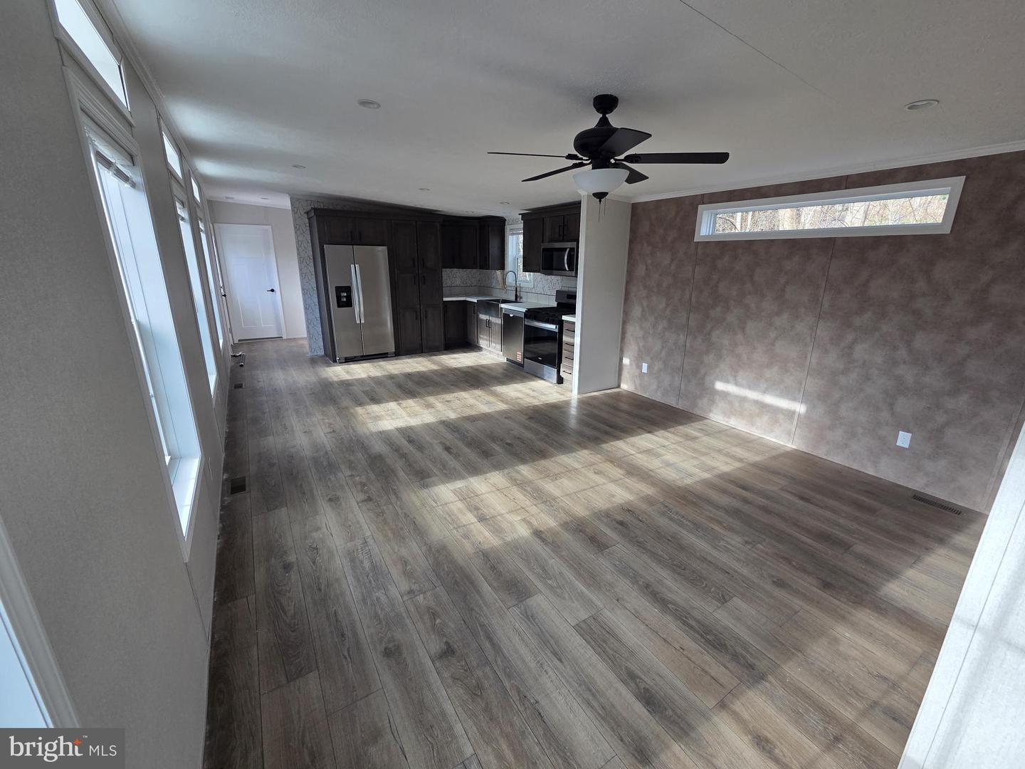 17 Shadywood Dr Property Photo 3