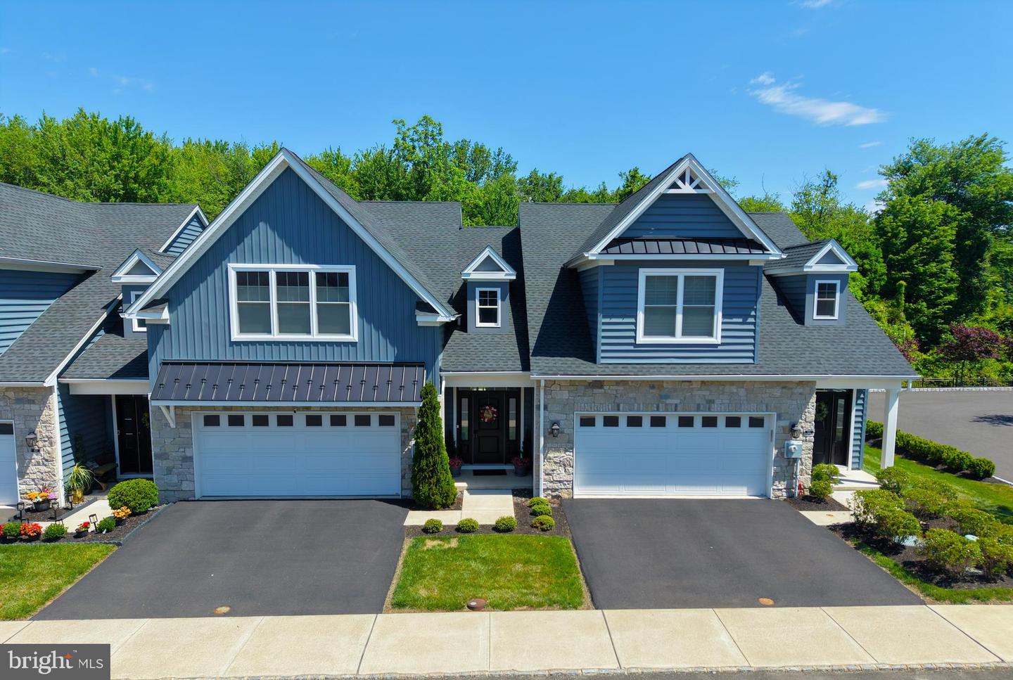 924 HOLDEN CT
