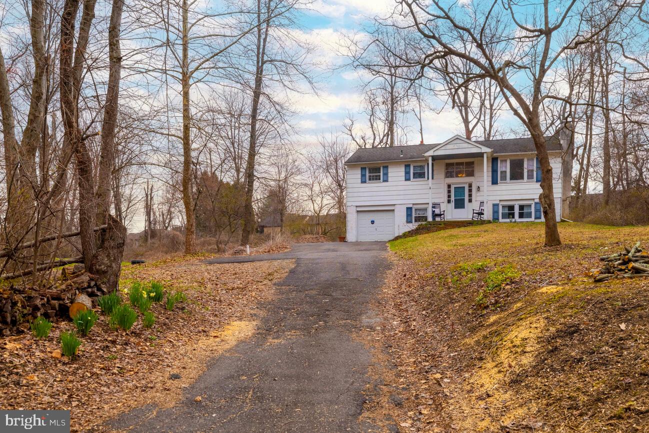 1555 Fieldwood Rd Property Photo 4