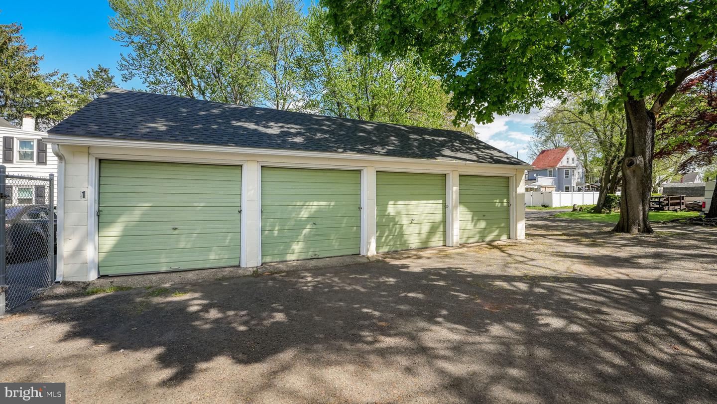 421 Otter St Property Photo 45