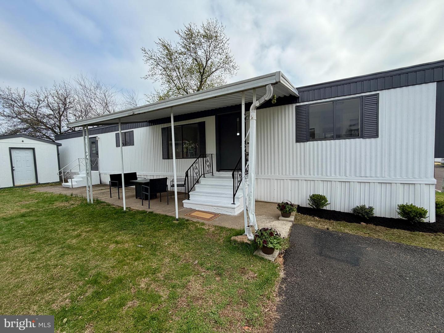6211 Foster Dr Property Photo 1