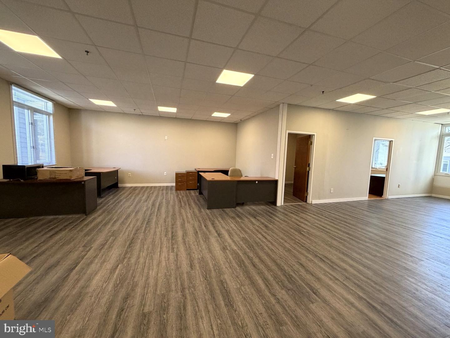 304 Corporate Dr E #e Property Photo 3