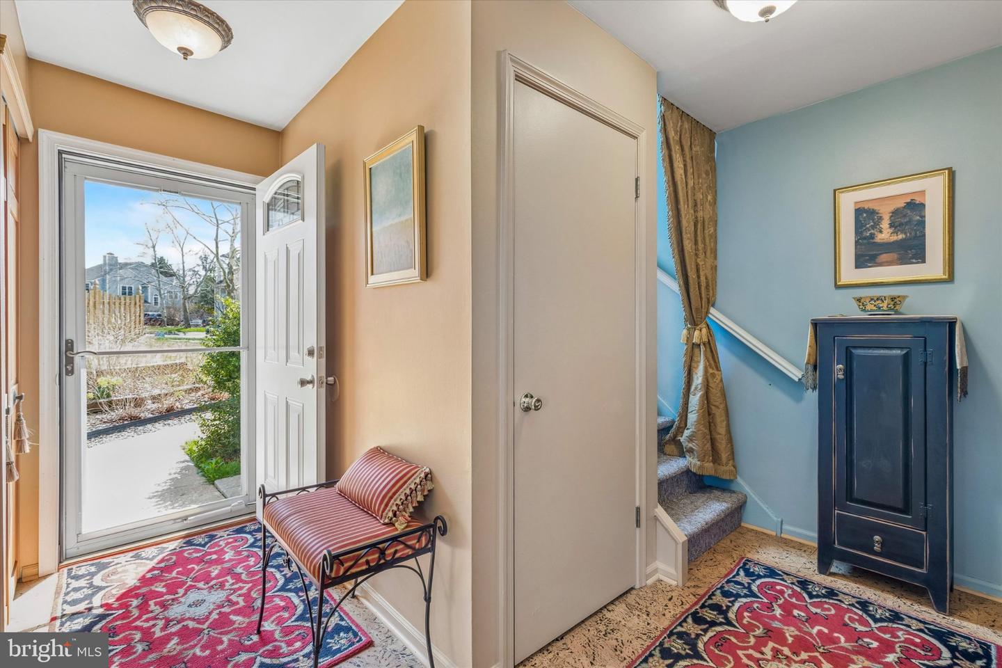 107 Carousel Cir Property Photo 4