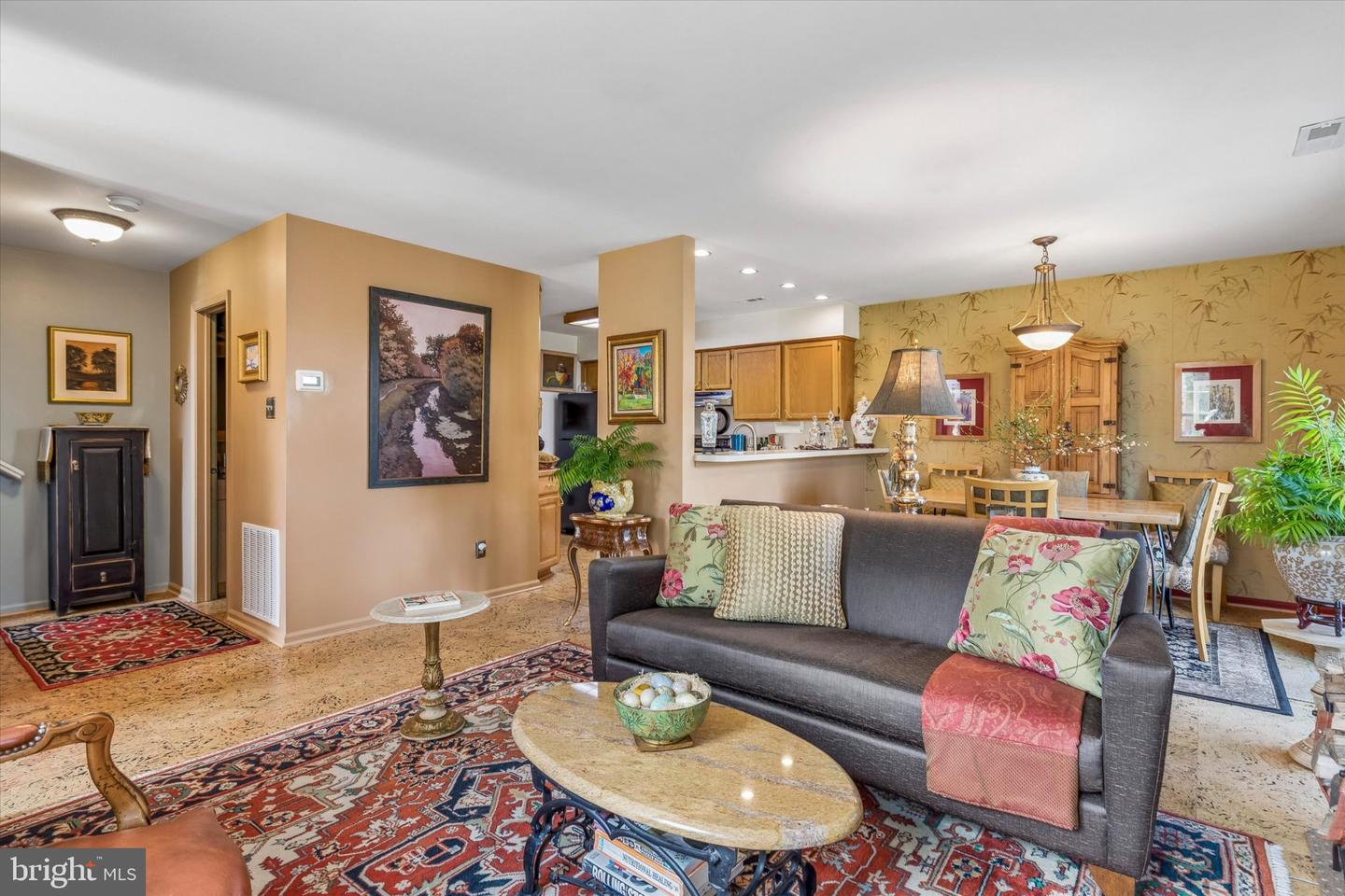107 Carousel Cir Property Photo 8