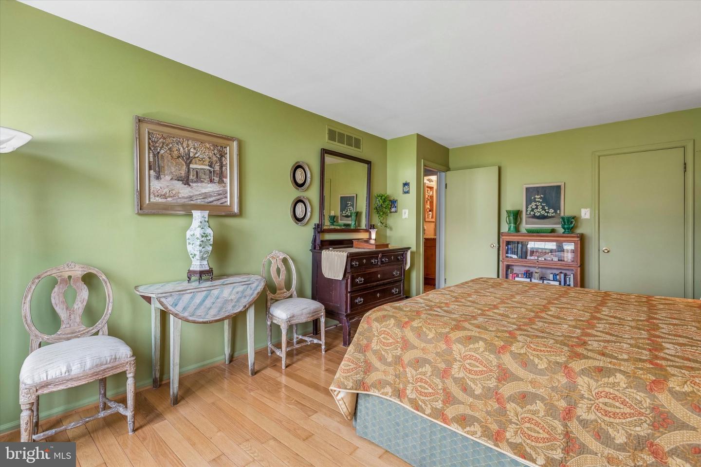 107 Carousel Cir Property Photo 15