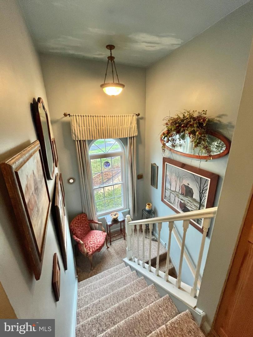 107 Carousel Cir Property Photo 22