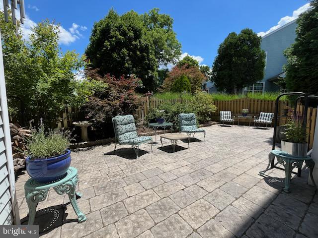 107 Carousel Cir Property Photo 26
