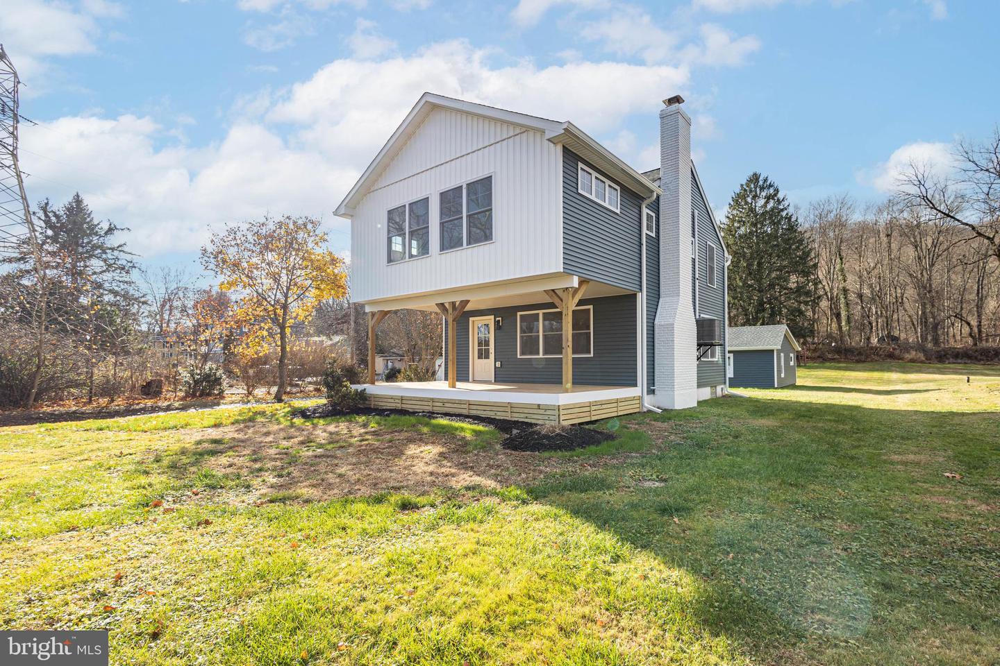 1434 River Rd Property Photo 1