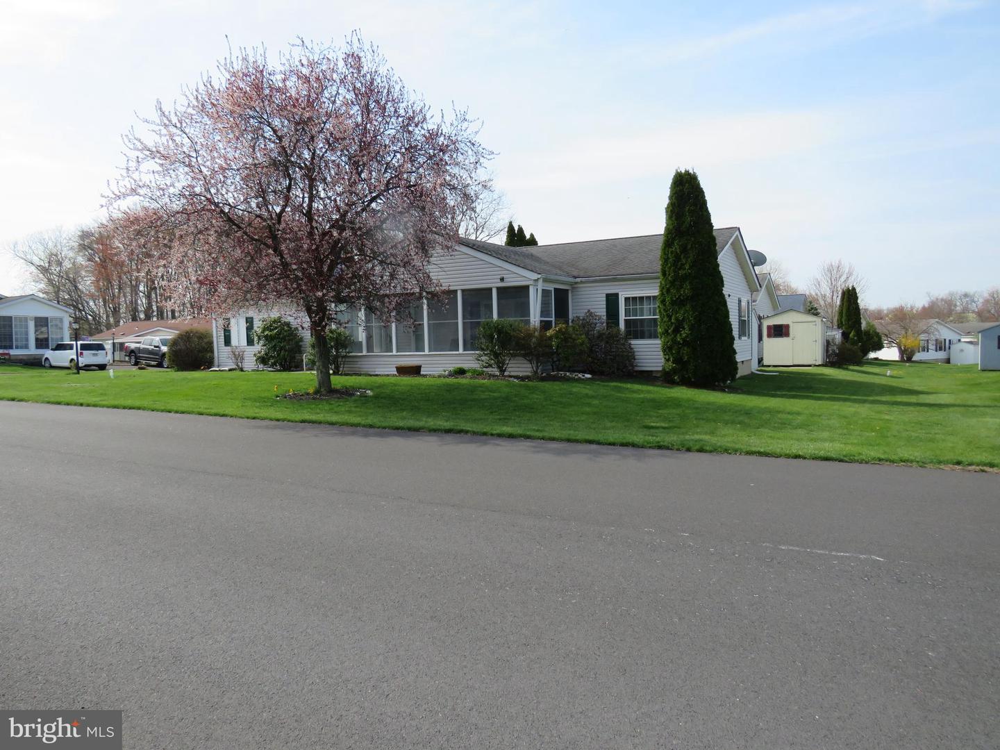505 Goldenrod Xing W Property Photo 1