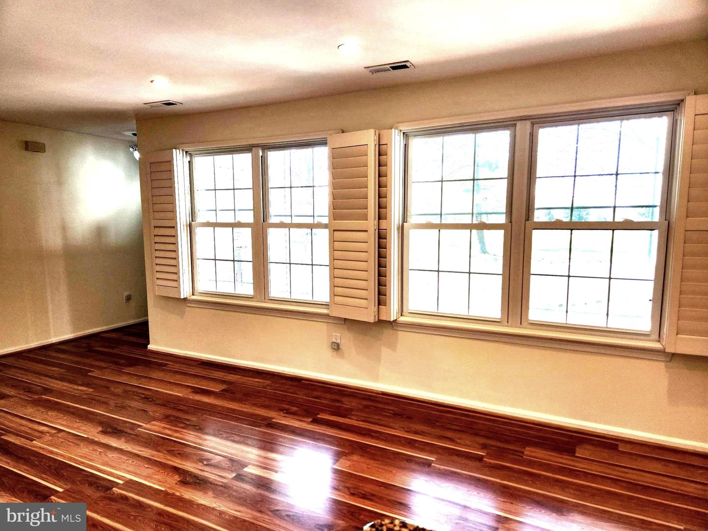2401 Greensward N #b7 Property Photo 8