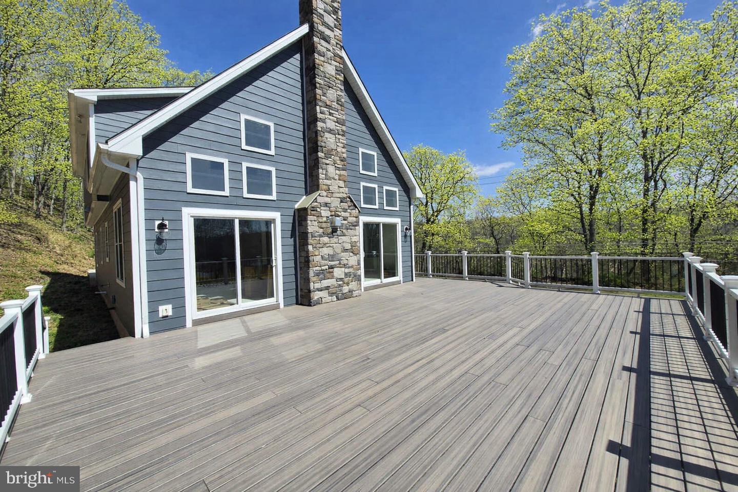 759 River Rd Property Photo 6