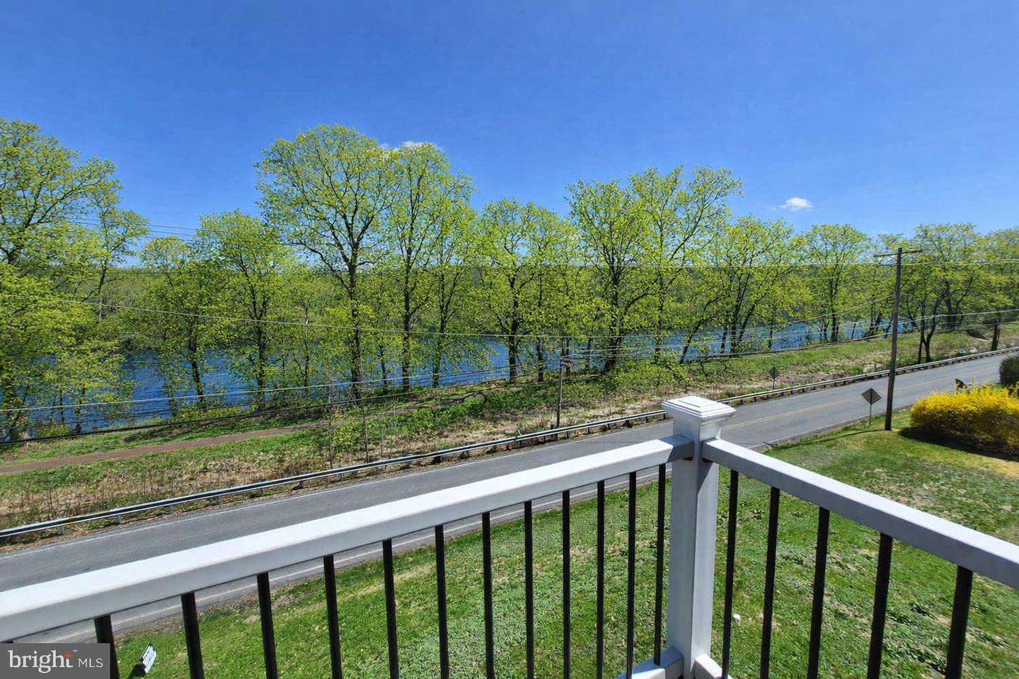 759 River Rd Property Photo 7