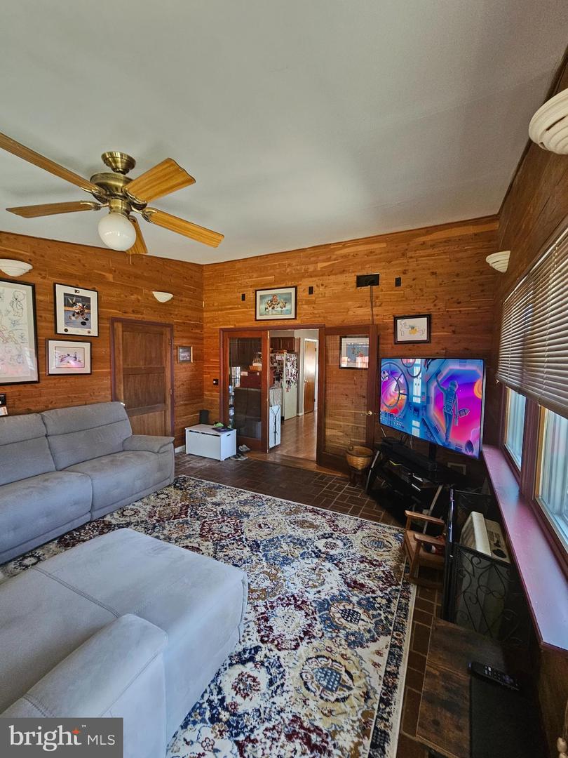 176 Kenton Property Photo 5