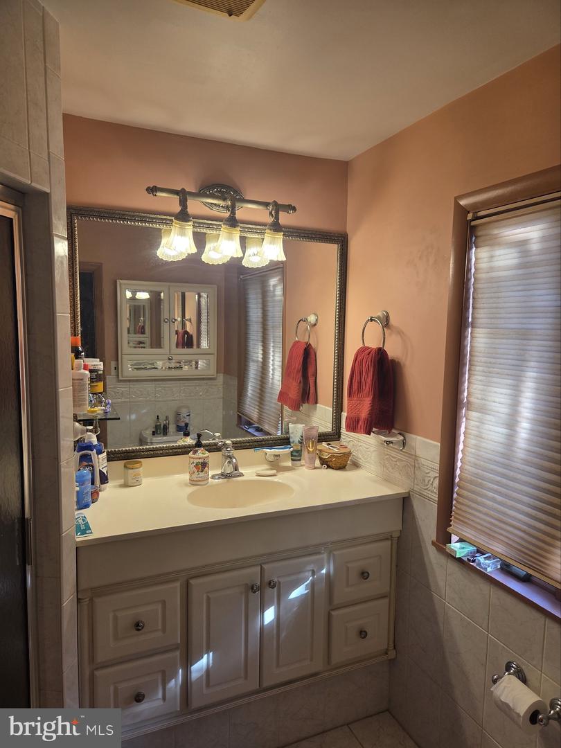 176 Kenton Property Photo 9