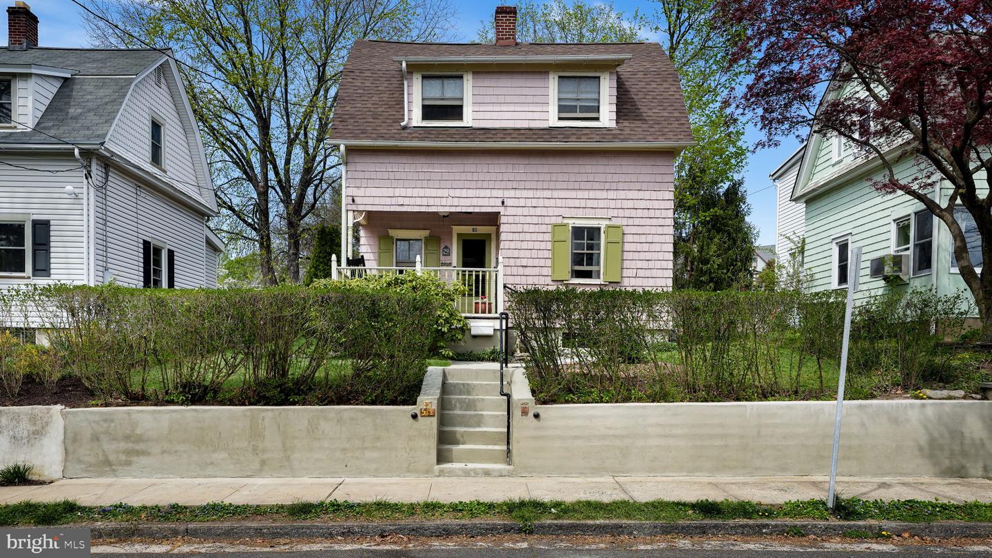 51 Hillside Ave Property Photo 1