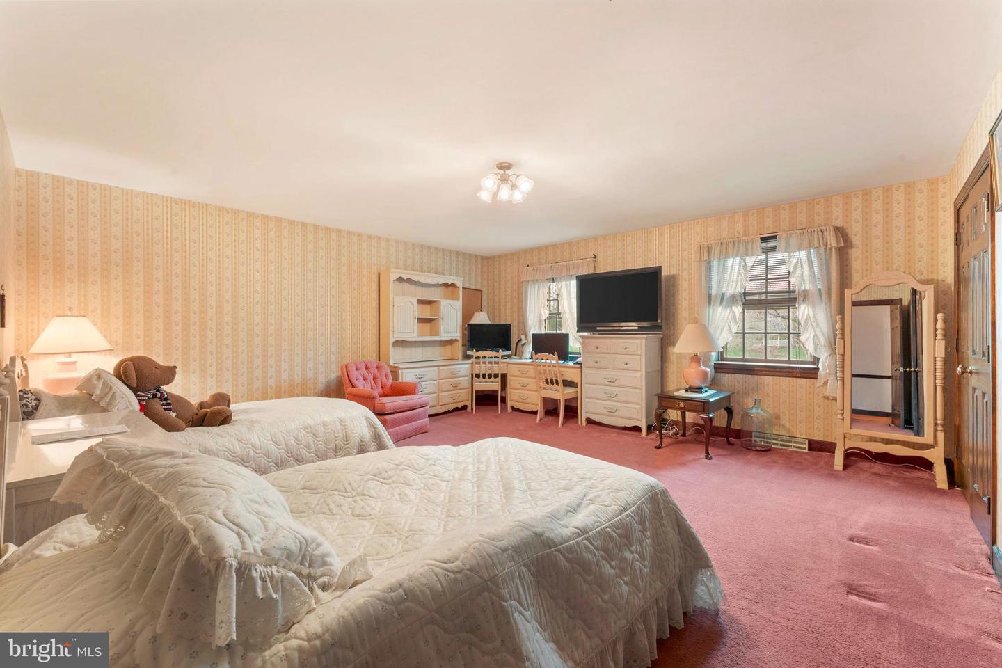 111 Cedar Glen Dr Property Photo 42