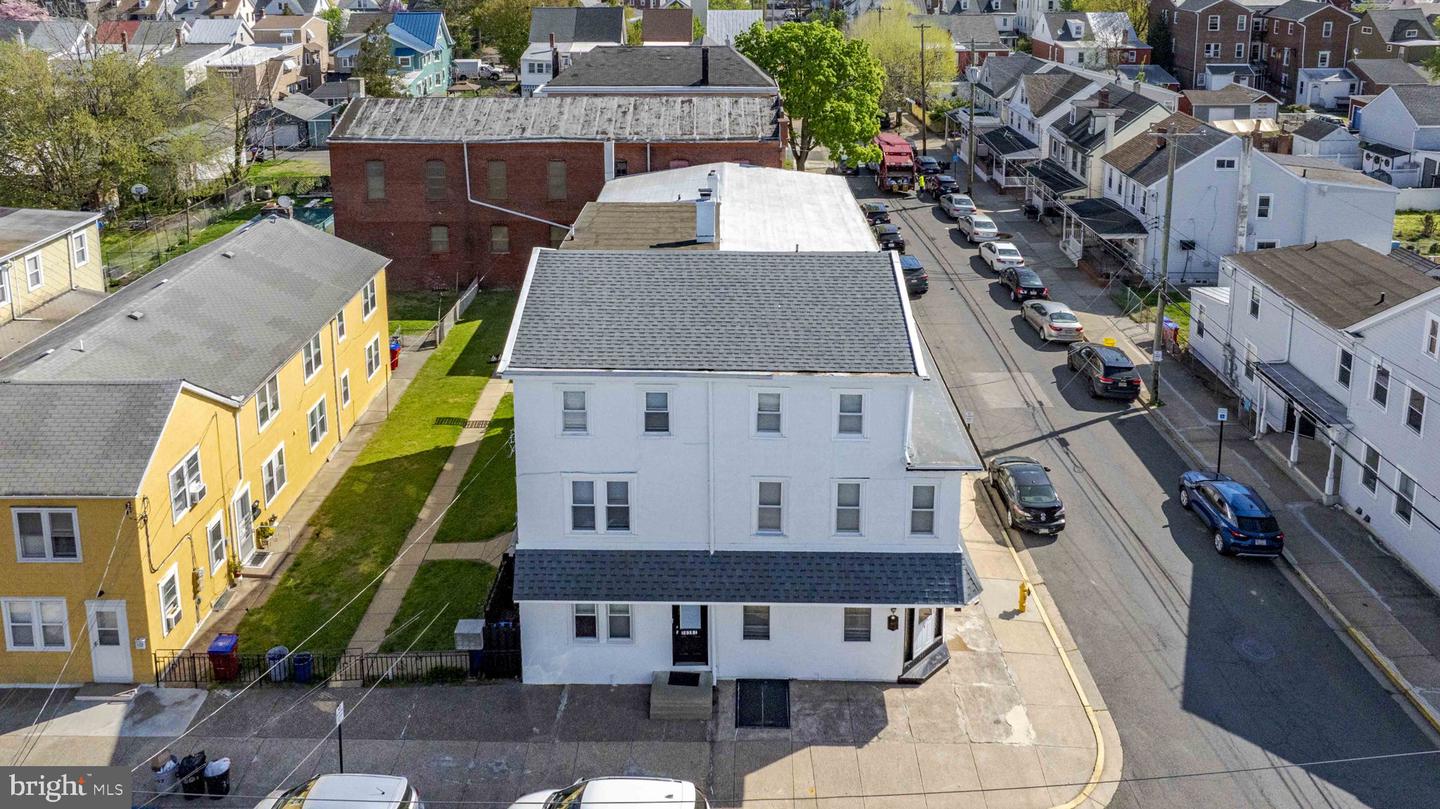 301 Lafayette St Property Photo 3