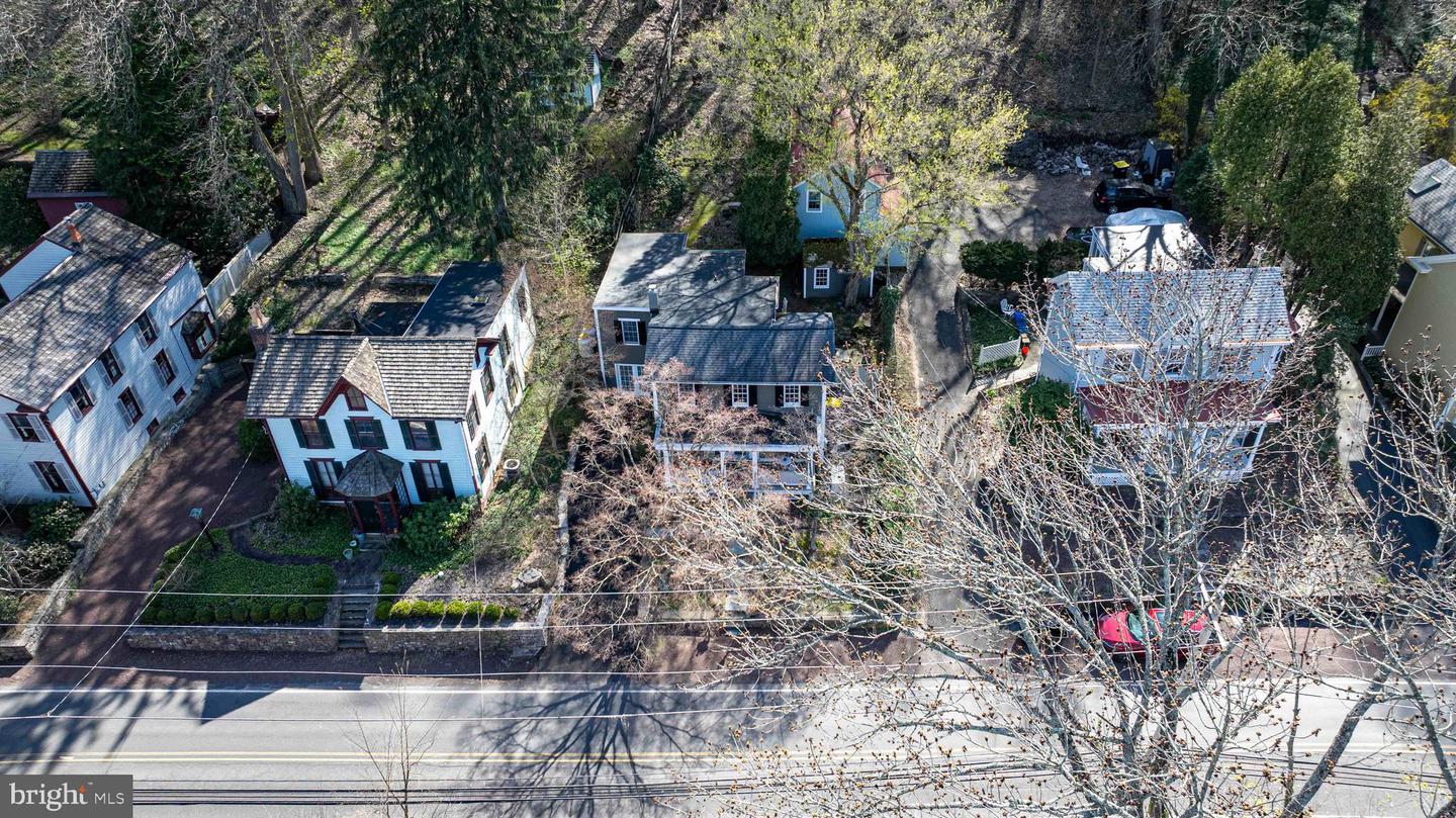 3673 River Rd Property Photo 5