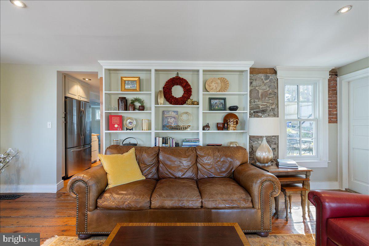 3673 River Rd Property Photo 12