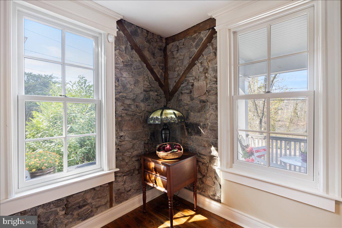 3673 River Rd Property Photo 16