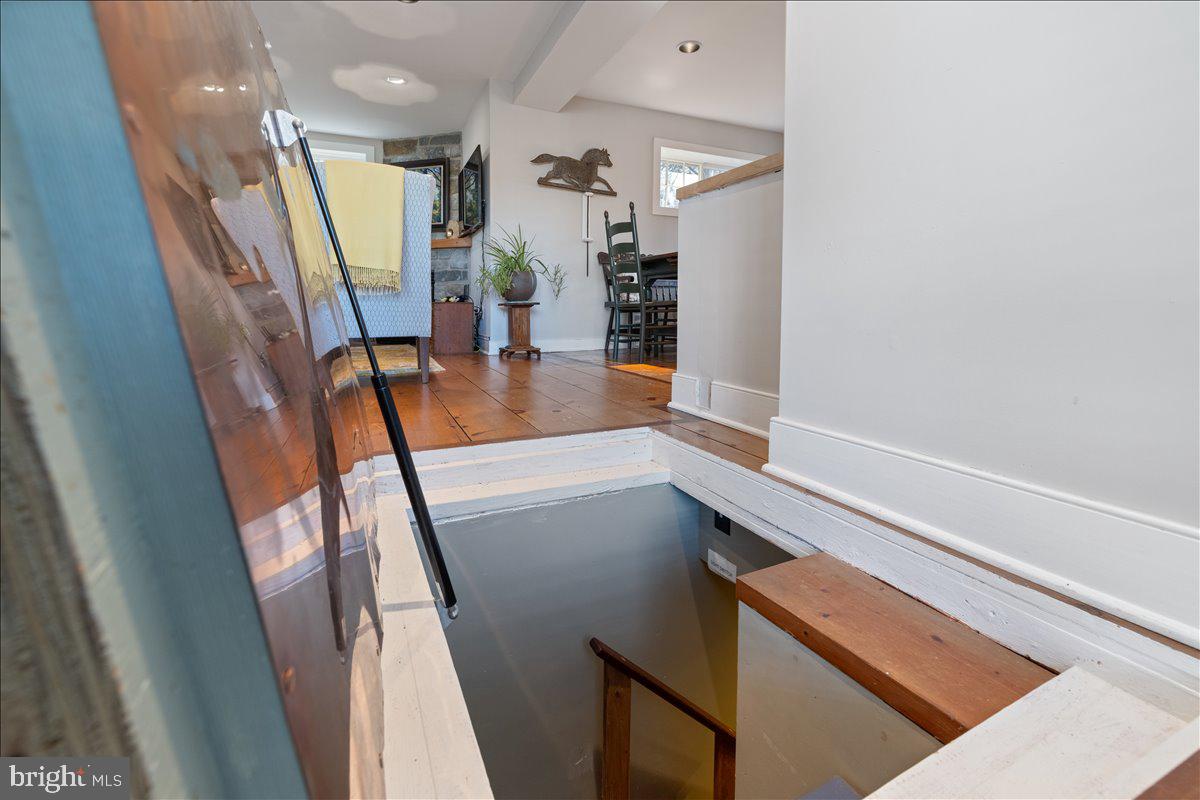 3673 River Rd Property Photo 23