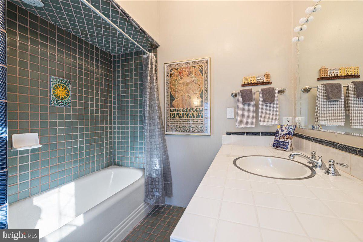 3673 River Rd Property Photo 37