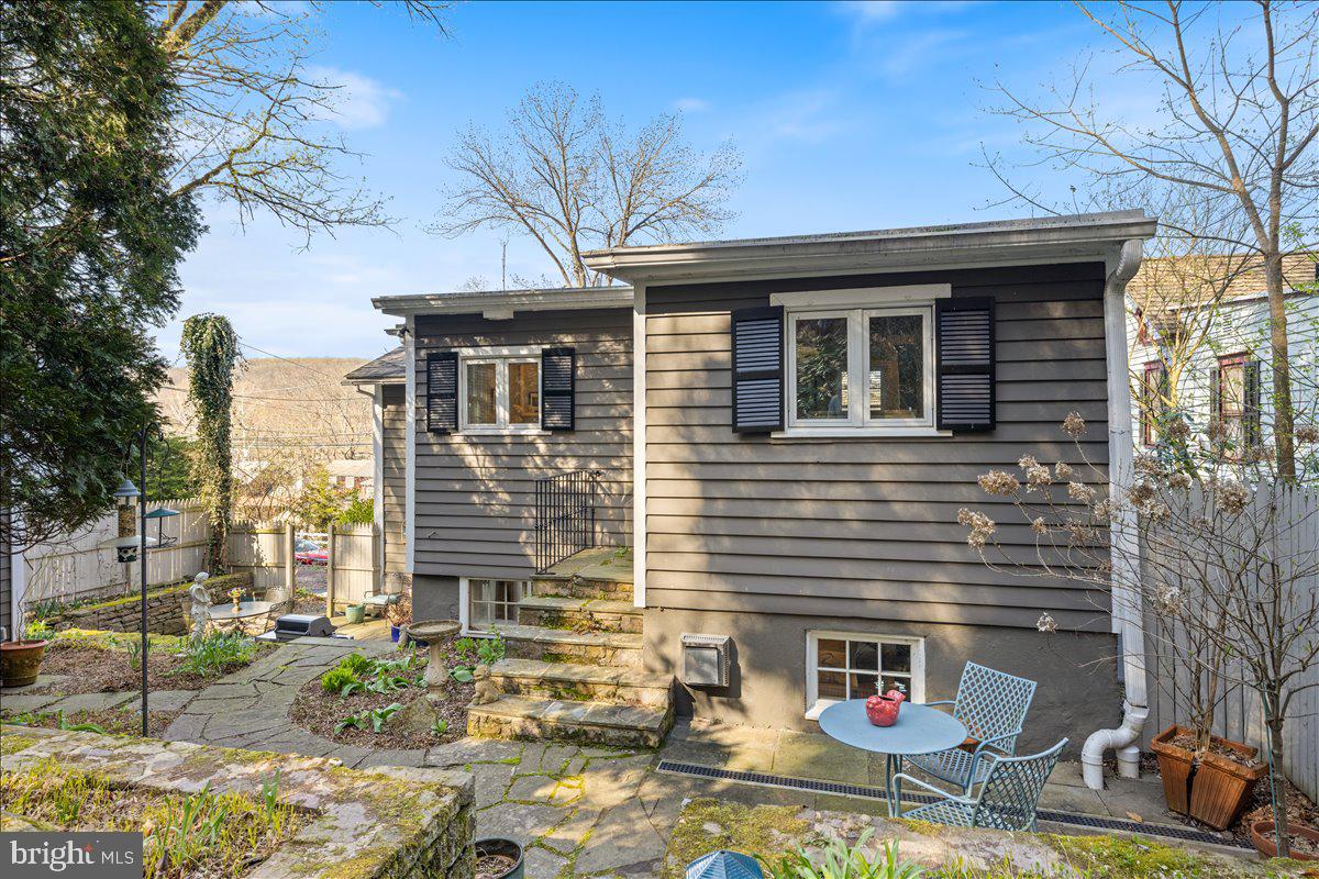 3673 River Rd Property Photo 38
