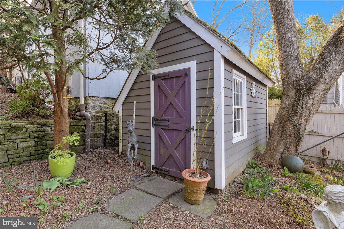 3673 River Rd Property Photo 41