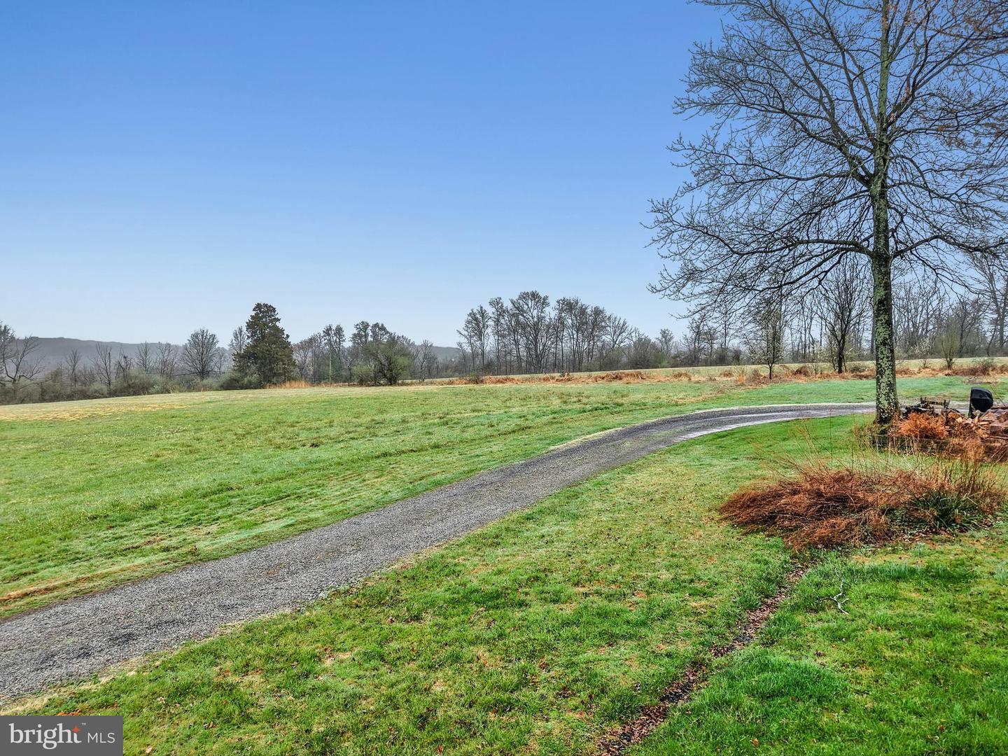 4196 Tollgate Rd Property Photo 3