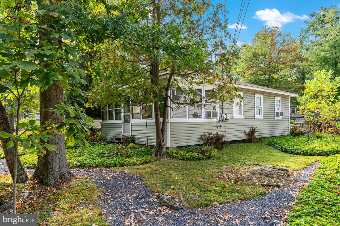 1285 Nursery Rd #cabin 5 Property Photo 3