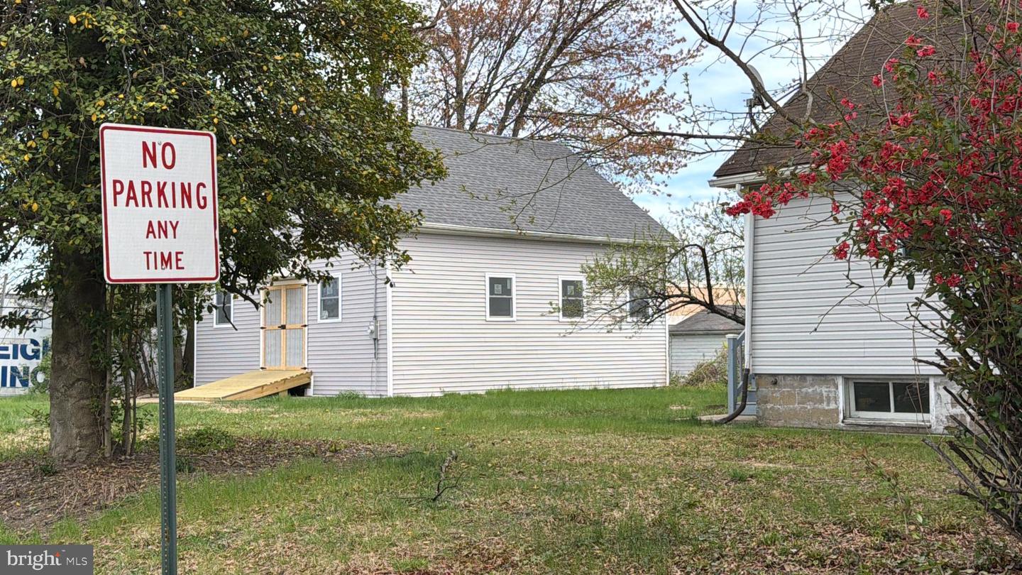 541 Wicker Ave Property Photo 10