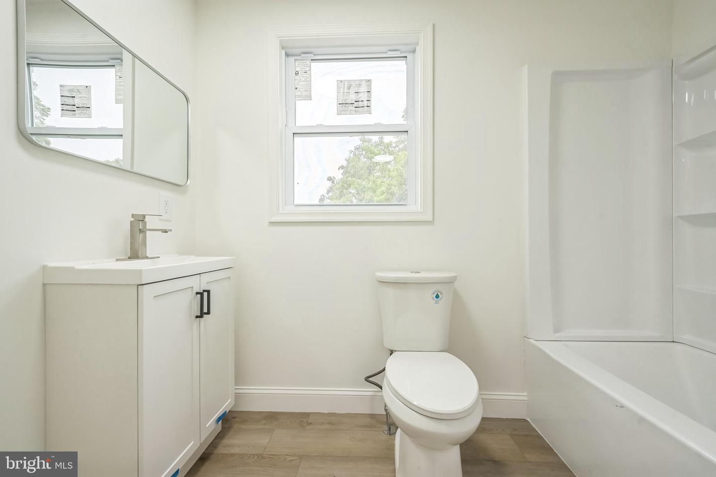 541 Wicker Ave Property Photo 13