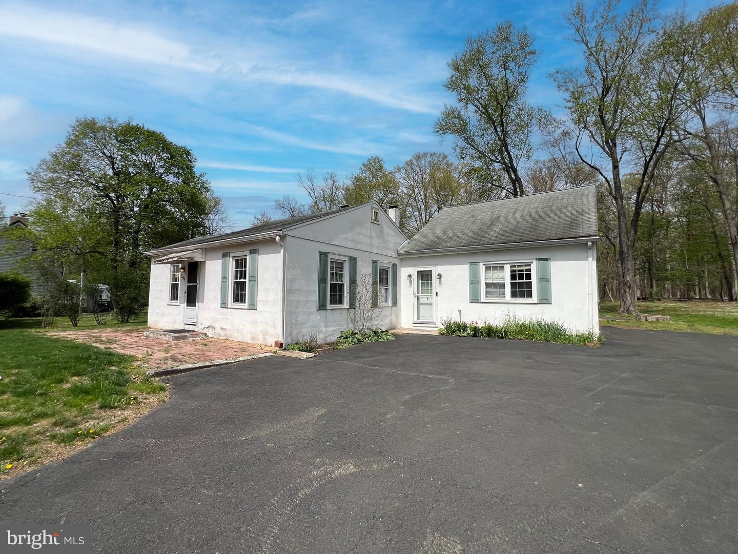 1545 Almshouse Rd Property Photo 1