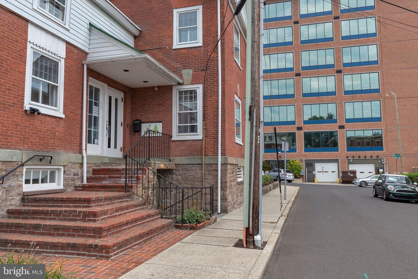 95 N Broad St Property Photo 19