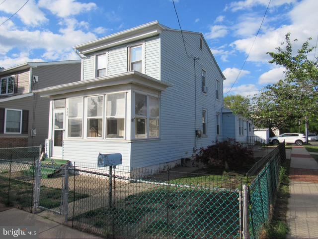 746 Cheston Ave Property Photo 2