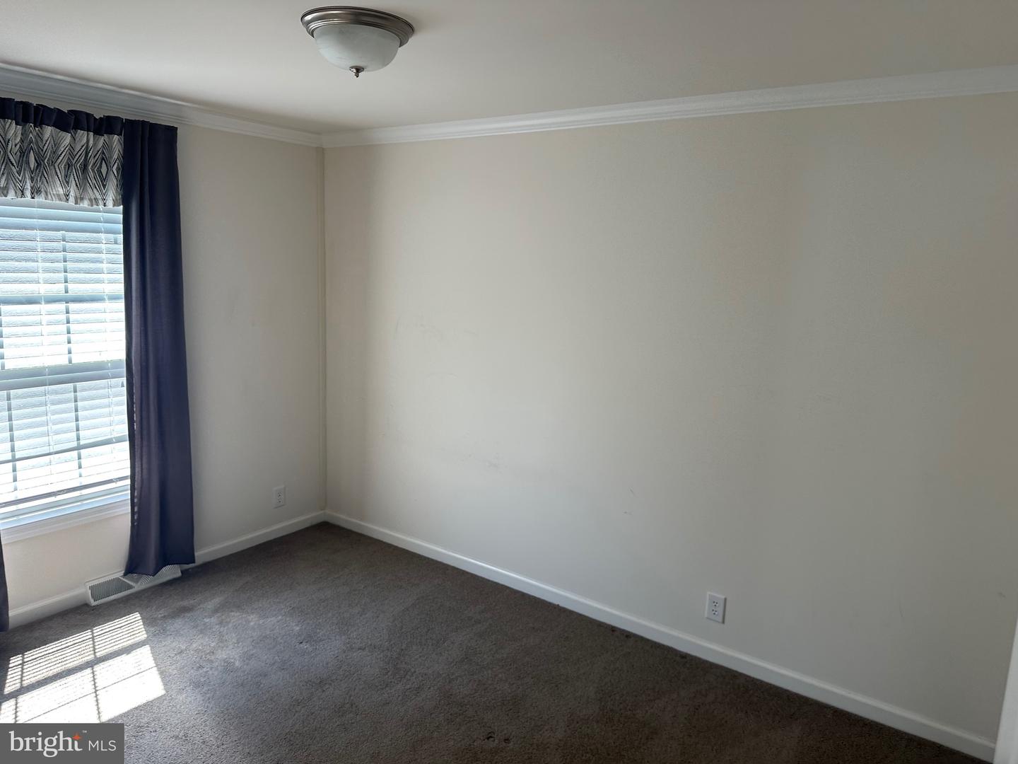 12 Lakeview Property Photo 8