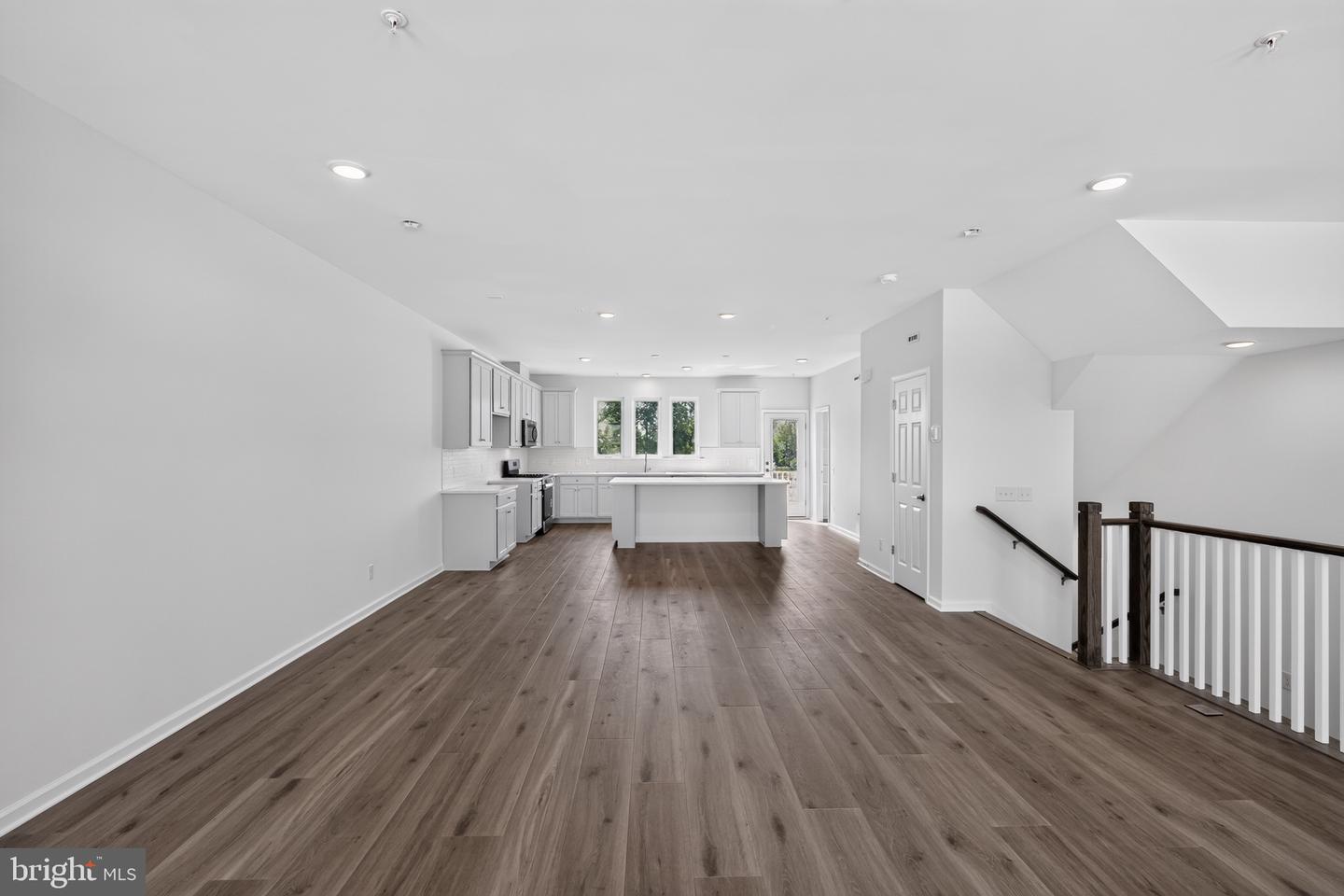 51 Chaucer Ct Property Photo 11