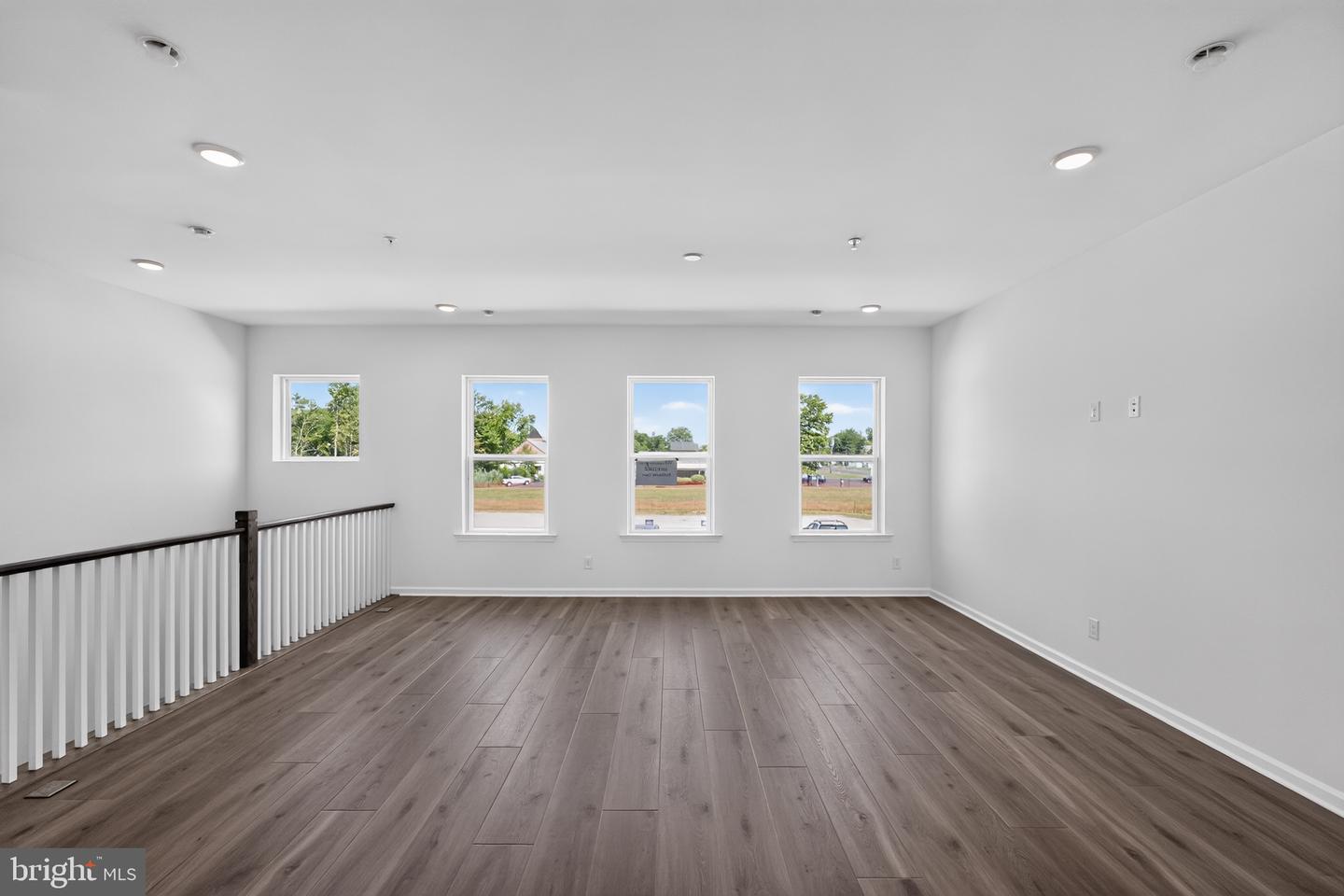 51 Chaucer Ct Property Photo 12
