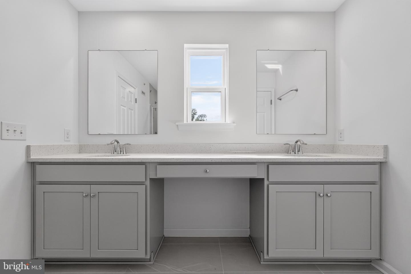 51 Chaucer Ct Property Photo 14