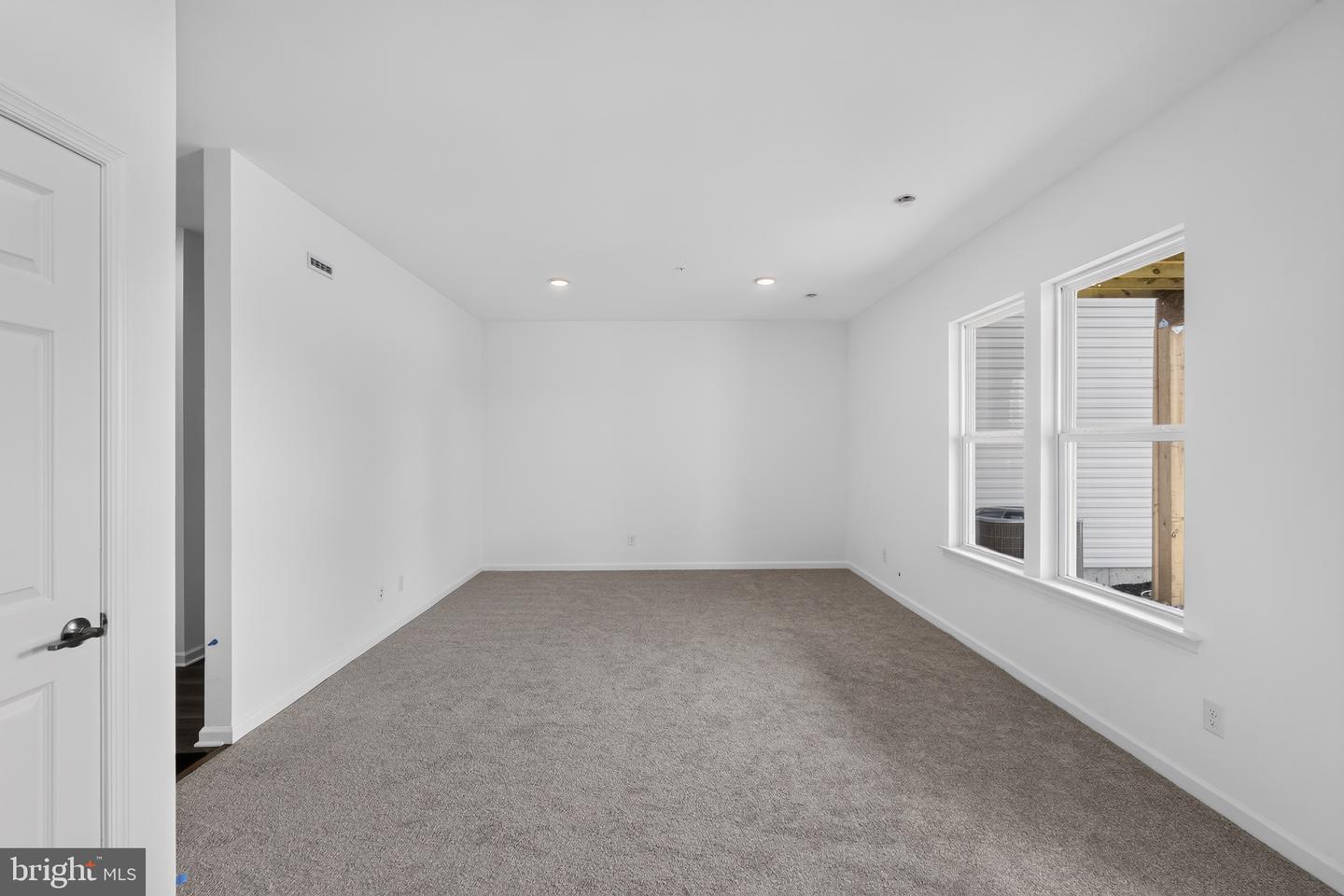 51 Chaucer Ct Property Photo 15