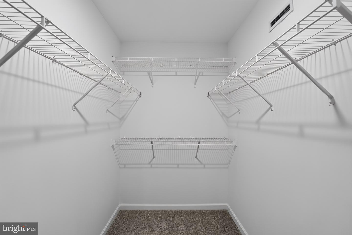 51 Chaucer Ct Property Photo 18