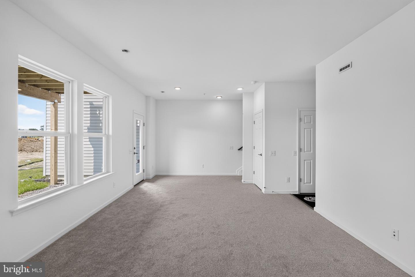 51 Chaucer Ct Property Photo 23