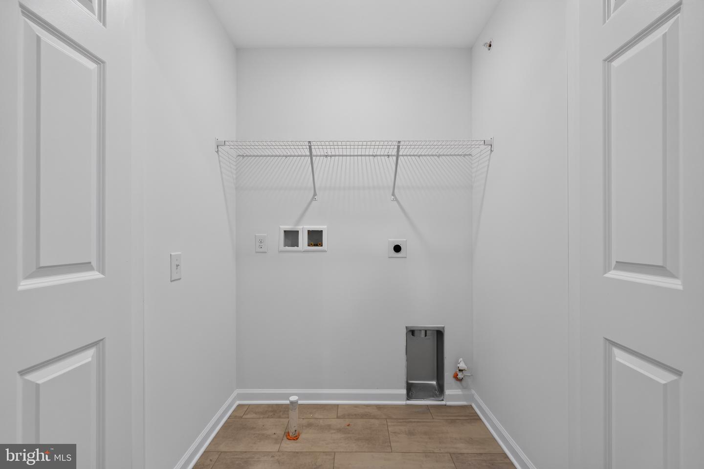 51 Chaucer Ct Property Photo 24