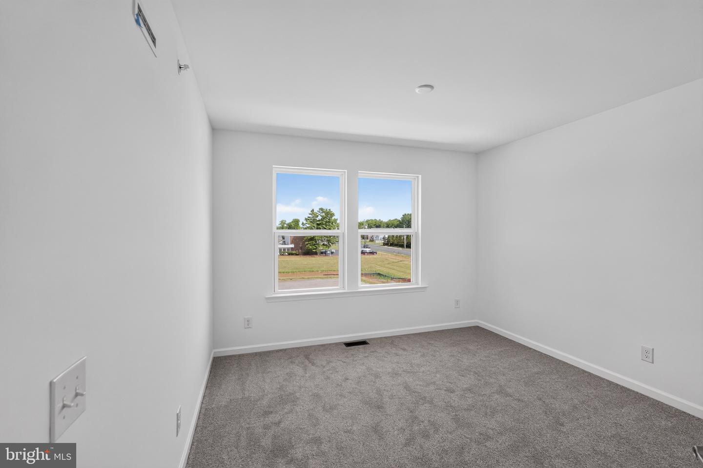 51 Chaucer Ct Property Photo 25