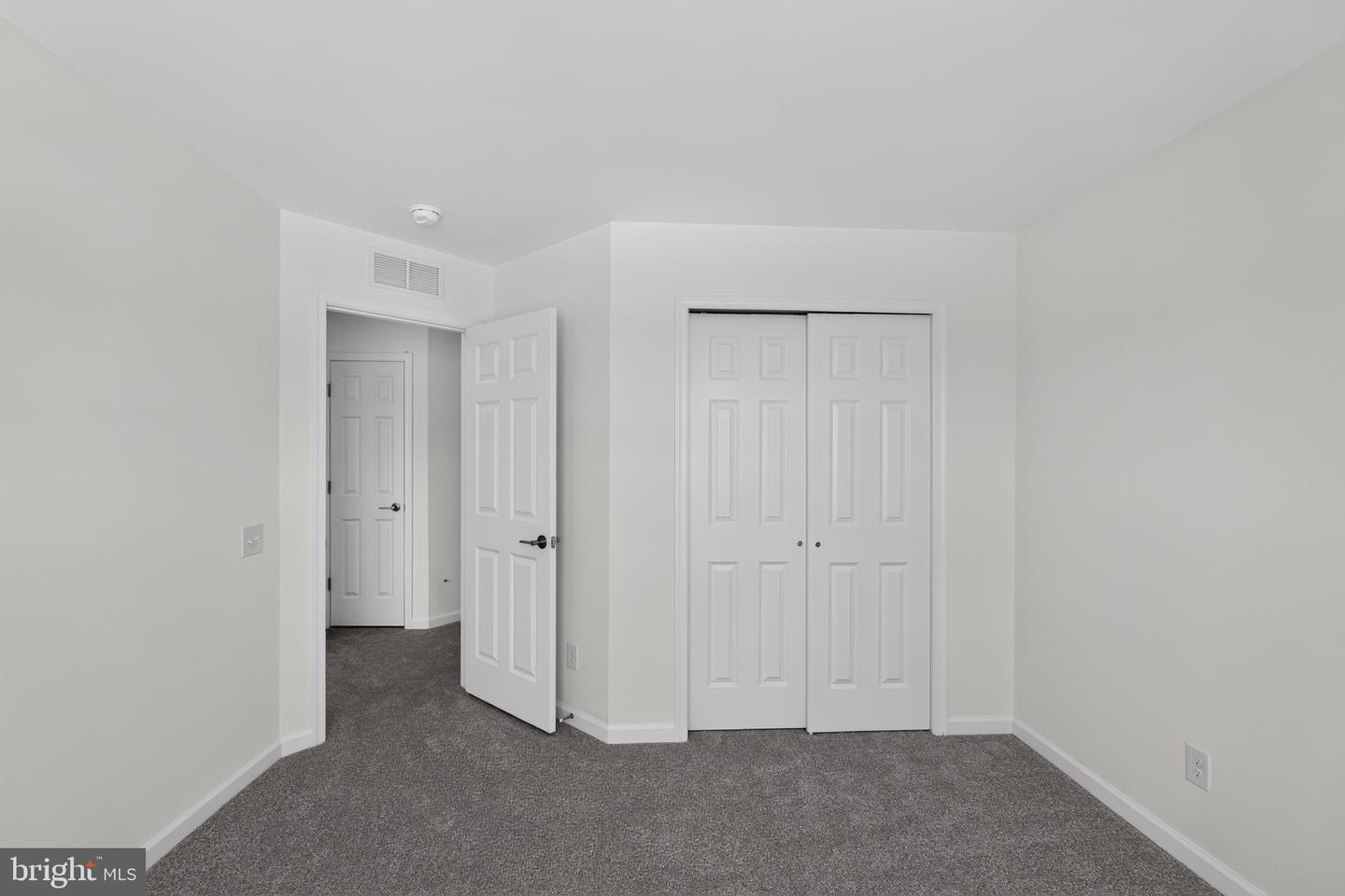 51 Chaucer Ct Property Photo 27