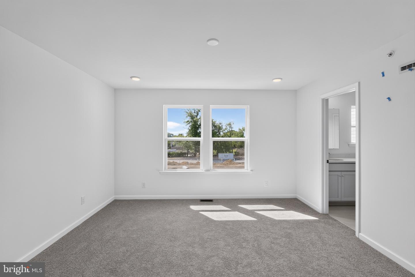 51 Chaucer Ct Property Photo 29
