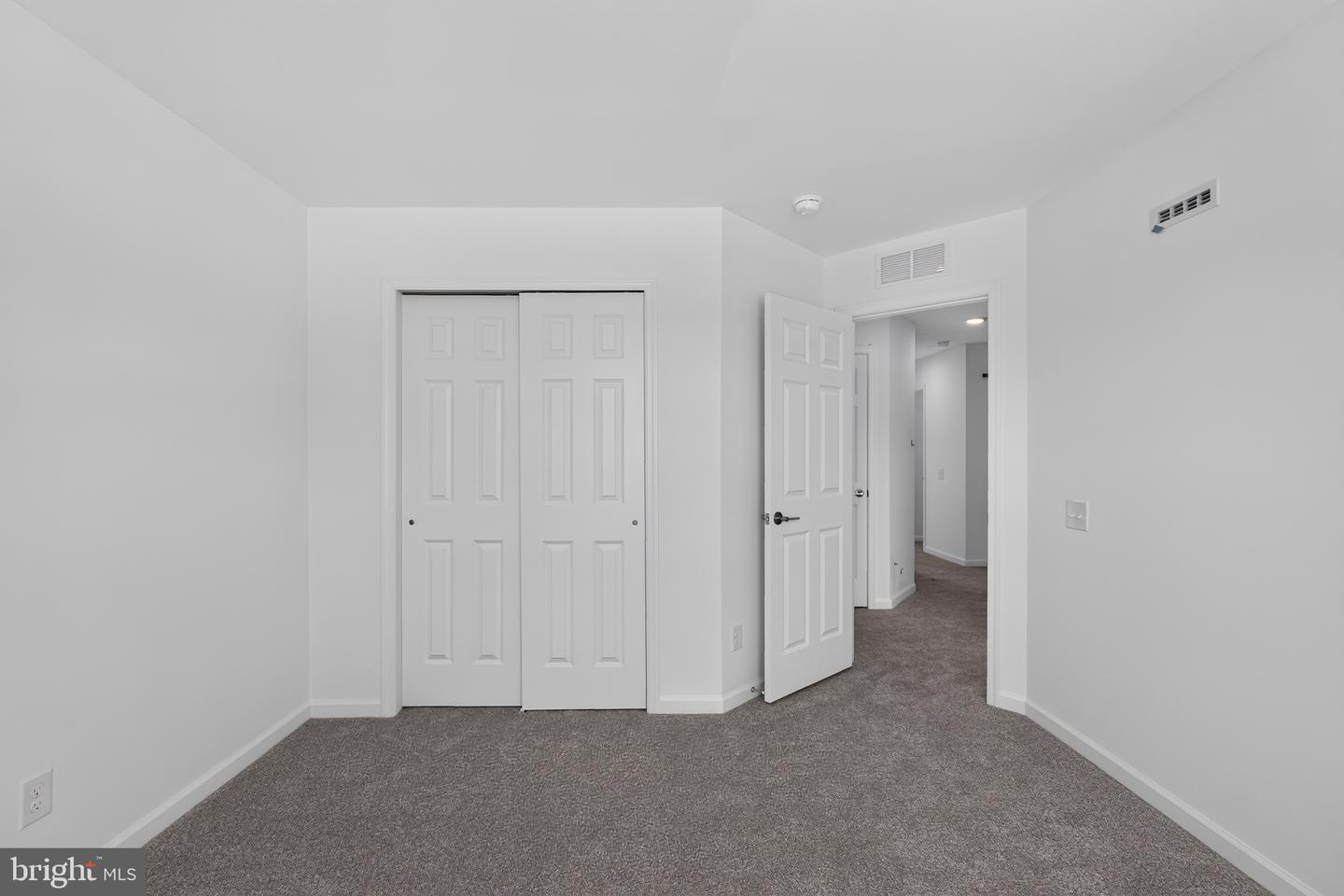 51 Chaucer Ct Property Photo 30