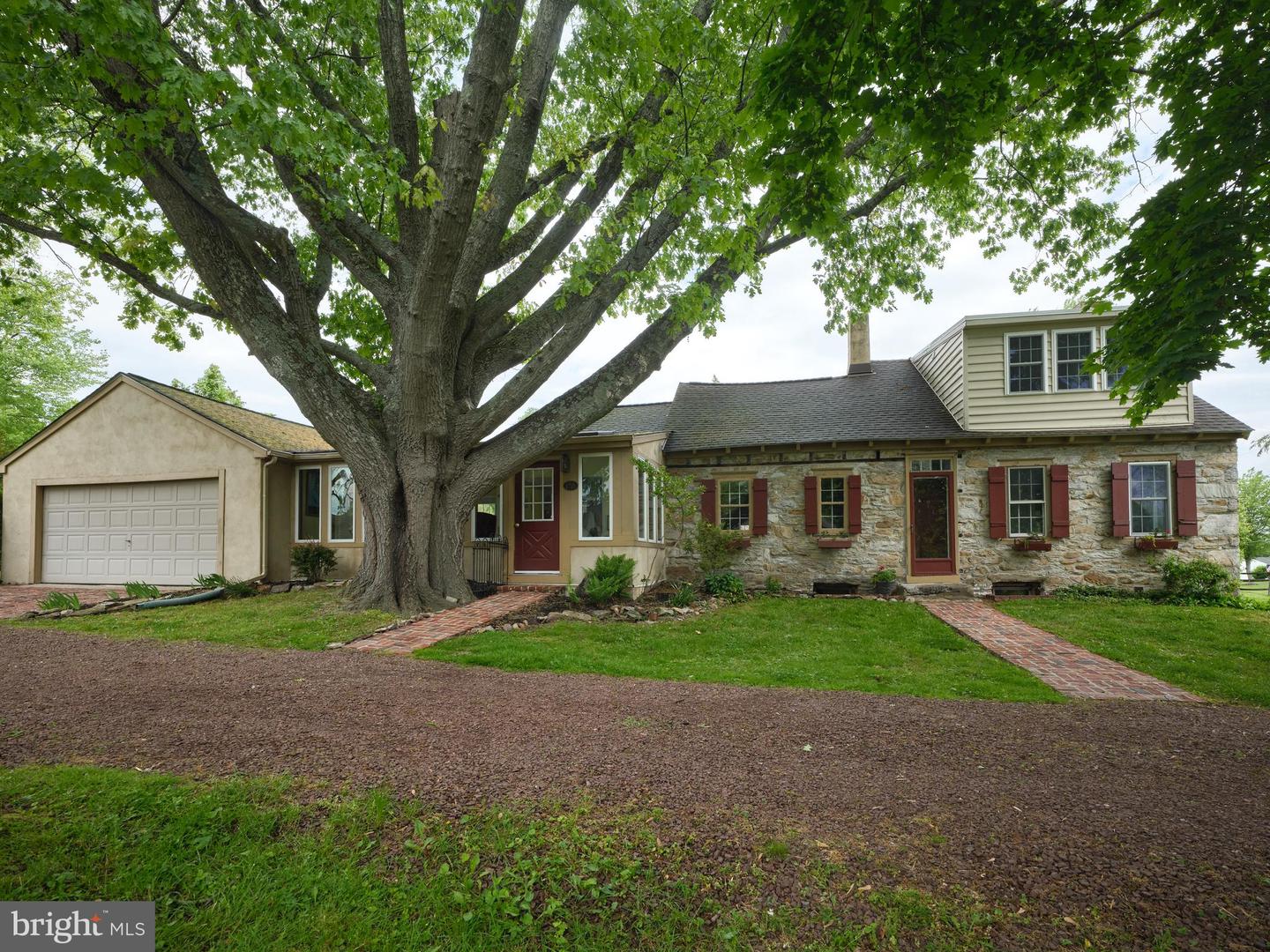 1465 Makefield Rd Property Photo 4
